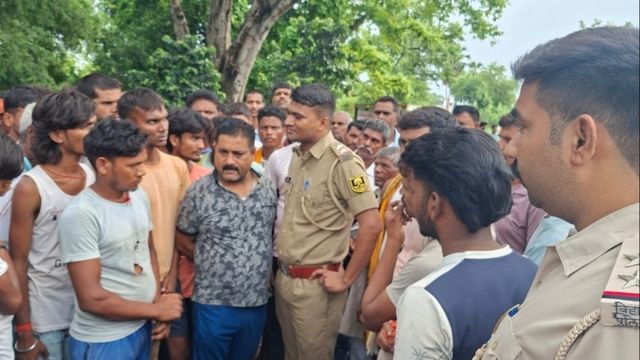 औरंगाबाद में सड़क हादसे में 10 साल के बच्चे की मौत, ग्रामीणों ने एनएच-139 पर शव रखकर लगाया जाम
