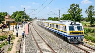 थर्ड लाइन पर 71 किमी की गति से दौड़ी सीआरएस की स्पेशल ट्रेन।