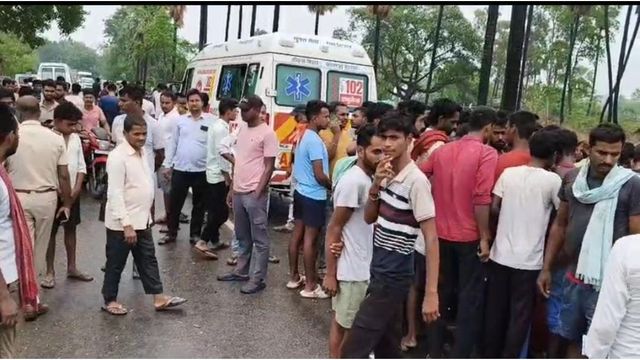 अरवल में भीषण सड़क हादसा: हाईवा-ऑटो की टक्कर में पति-पत्नी समेत 4 की मौत, 2 घायल
