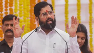 एकनाथ शिंदे ने उछाला मुंबई के सिद्धिविनायक मंदिर का पुराना घोटाला। (पीटीआई)