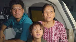 गिरफ्तार आरोपी, उसकी मां और बच्चा। फोटो जागरण
