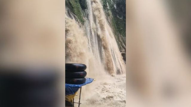 मसूरी में 4 घंटे की मूसलधार बारिश: उफान पर कैंपटी फाल, पर्यटकों के झरने में जाने पर लगी रोक