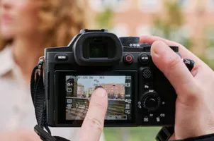 25x ऑप्टिकल जूम और AI ऑटोफोकस के साथ लॉन्च हुआ Sony का नया कैमरा, मिलेगा 4K 120fps वीडियो रिकॉर्डिंग का सपोर्ट
