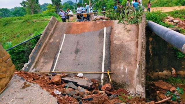 नवादा में 45 साल पुरानी पुलिया टूटी: 16 गावों का संपर्क टूटा, 90 गावों में पेयजल और सिंचाई का संकट
