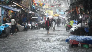वर्षा के दौरान दिल्ली के सदर बाजार में हुआ जलभराव। जागरण आर्काइव