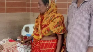 अस्पताल में चल रहा घायल का उपचार।