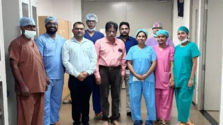 शल्य क्रिया में शामिल चिकित्सक। जागरण