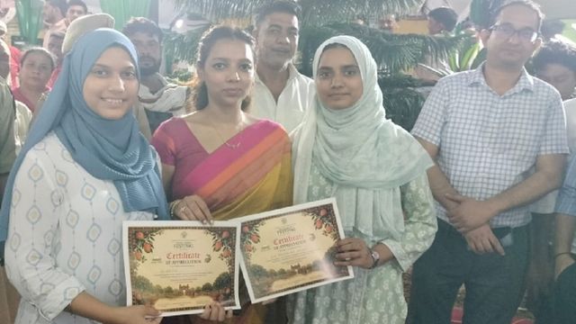 बागपत का रटौल आम रहा प्रथम, गोल्डन दशहरी को मिला दूसरा स्थान... बागवान का किया सम्मान
