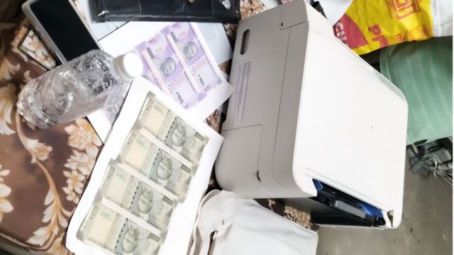 सिवान में घर के अंदर छप रहे थे 100, 200 और 500 के नकली नोट; पति-पत्नी सहित 3 गिरफ्तार