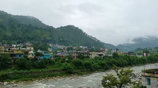 नदियों में भारी मात्रा में सिल्ट आने से पेयजल आपूर्ति प्रभावित हो गई है। जागरण