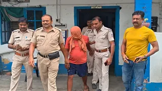 पश्चिम बंगाल पुलिस की गिरफ्त में सागर यादव। (फोटो जागरण)