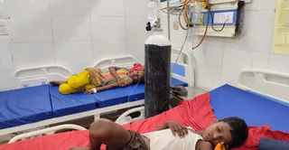 अस्पताल में भर्ती बच्चे। जागरण