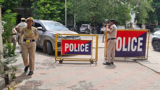 CJI के दौरे पर गुरुग्राम छावनी में तब्दील, प्रमुख मार्गों पर नाकेबंदी; चप्पे-चप्पे पर पुलिस की पैनी नजर
