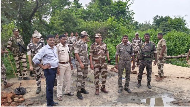 झारखंड के करकट्टा जंगल से 200 टन अवैध कोयला बरामद, CISF और मैकलुस्कीगंज पुलिस ने की कार्रवाई
