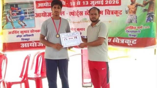 प्रदेशीय जूनियर बॉक्सिंग में शाहिद ने जीता रजत पदक, सिद्धार्थनगर जिले का बढ़ाया नाम
