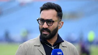 दिनेश कार्तिक