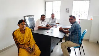 जानकारी देते डॉक्टर सूर्यकांत कुमार। जागरण