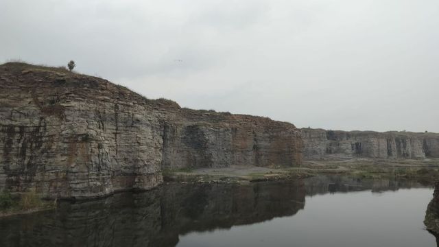 रोहतास में 14 साल बाद फिर गूंजेंगी क्रशर मशीनों की आवाज; करवंद‍िया में पत्थर उद्योग शुरू करने की कवायद तेज
