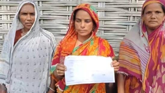किशनगंज में विधवा के खाते में आए ₹740 करोड़, 2 दिन बाद हो गए 0; बैंक स्टेटमेंट देख अधिकारियों के उड़े होश

