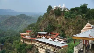 हमीरपुर के दियोटसिद्ध स्थित बाबा बालक नाथ मंदिर। जागरण आर्काइव