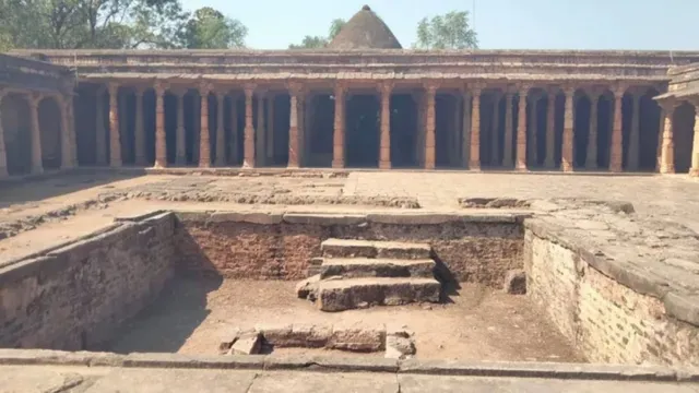 जम्मू-कश्मीर बॉर्डर टूरिज्म का नया बादशाह बना केरन, आर्मी की सुरक्षा में खिलीं खूबसूरत वादियां, रोज उमड़ रही भीड़