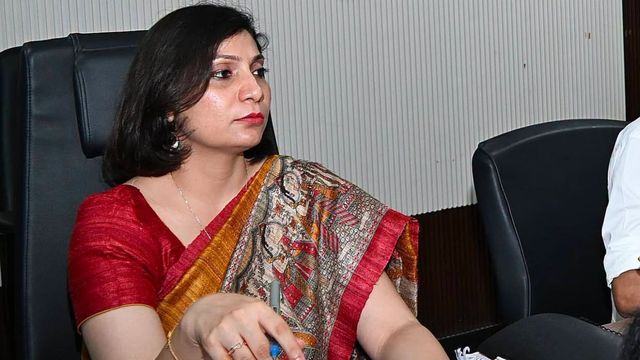 बक्सर स्वास्थ्य विभाग में फेरबदल, प्रबंधक से लेकर बीसीएम तक हुए इधर से उधर; DM साहिला ने लिया एक्शन
