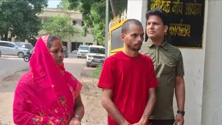 न्यायिक आयोग में पहुंचे भरत तिवारी के छोटे भाई चंदन। फोटो जागरण