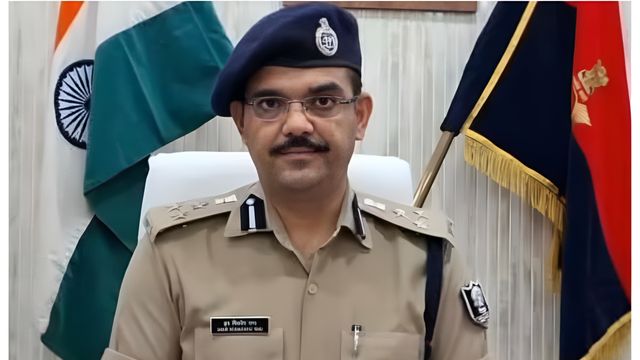 चंपारण रेंज में DIG का बड़ा एक्शन: 48 घंटे में 677 अपराधी गिरफ्तार, 76 की हुई कुर्की
