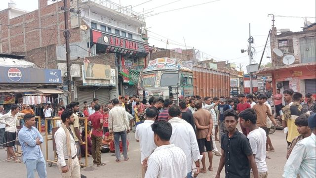 अरवल उत्पाद विभाग की हाजत में मौत के बाद परिजनों का हंगामा, थाना छोड़ भागे पुलिसकर्मी
