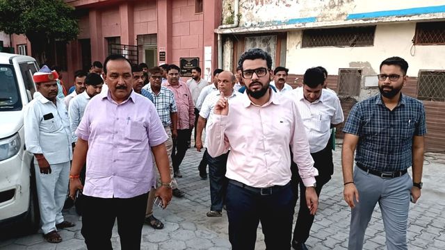 नगर आयुक्त के बाद मथुरा में दो सहायक नगर आयुक्तों का भी तबादला, एक पद अभी भी खाली
