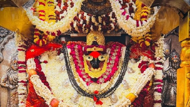 मां विंध्यवासिनी के गर्भगृह में फोटो खींचने या वीडियो बनाने पर प्रतिबंध, नगर मजिस्ट्रेट का आदेश

