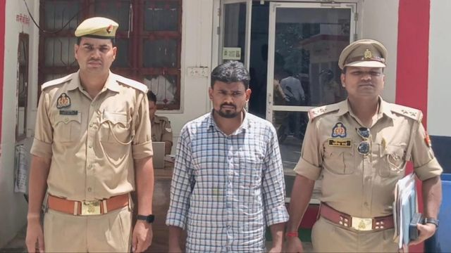 आजमगढ़ में फर्जी जन्म प्रमाण पत्र बनाने वाला नगर पालिका कर्मचारी गिरफ्तार, तीन साल से कर रहा था काम