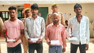 पीजीआइ थाना क्षेत्र में दारोगा के घर चोरी करनेवाले चारों बदमाश पुलिस गिरफ्त में। पुलिस