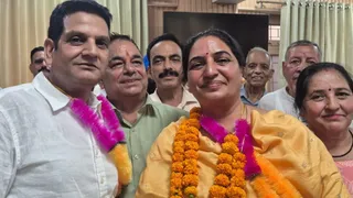 मंडी नगर निगम के मेयर व डिप्टी मेयर सहित अन्य। जागरण आर्काइव