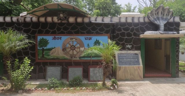 कानपुर चिड़ियाघर में सांपों की रहस्यमयी दुनिया, जानें 'विषैली' रसेल वाइपर और विशाल पाइथन के बारे में