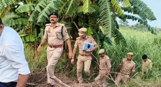 फोरेंसिक टीम ने लिए नमूने, जांच में जुटी पुलिस। जागरण