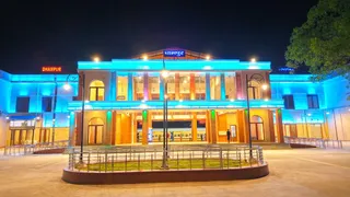 धामपुर रेलवे स्टेशन का भवन। जागरण