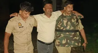 पुलिस की गिरफ्त में आरोपी। जागरण