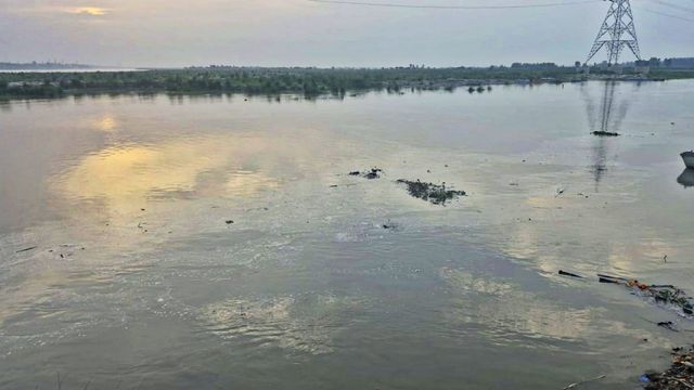 उन्नाव: 24 घंटे में 21 सेंटीमीटर और बढ़ा गंगा नदी का जलस्तर, खतरे के निशान के करीब पहुंचा