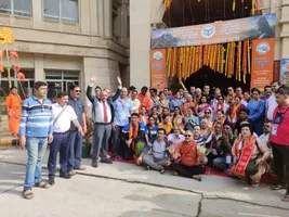 कैलास मानसरोवर यात्रा को रवाना हुए चौथे जत्थे के श्रद्धालु