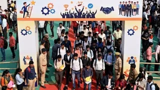 आरा में 21 जुलाई को लगेगा रोजगार मेला, 4000 युवाओं को मिलेगी नौकरी (AI Generated Image)