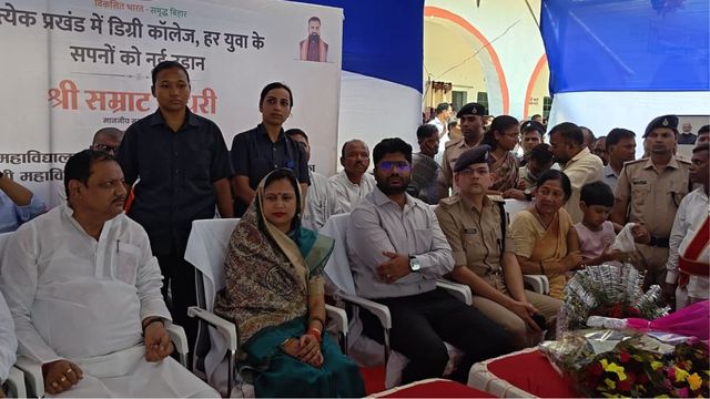मुंगेर में एक्शन में दिखीं सीएम सम्राट की पत्नी ममता, अफसरों के सामने सुनीं जनता की समस्याएं, दे दिए यह निर्देश
