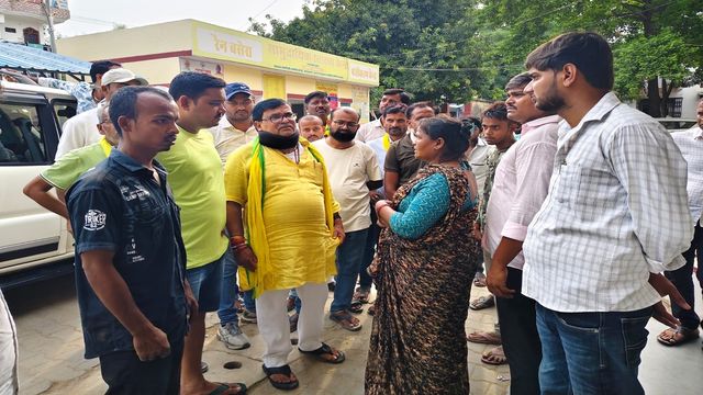 प्रतापगढ़ में दर्दनाक हादसे में दो की मौत : ई-रिक्शा और बाइक की भिड़ंत में गर्भवती महिला और उसके बेटे की गई जान