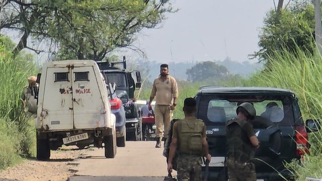 सांबा के घगवाल में सुरंग की दहशत! सेना-BSF-पुलिस पहुंची, जेसीबी से खुदाई तो निकला साही का बिल
