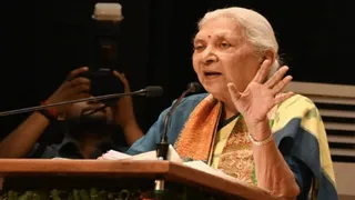 प्रो. राजेंद्र सिंह (रज्जू भैया) राज्य विश्वविद्यालय, प्रयागराज के दीक्षा समारोह में विचार व्यक्त करतीं राज्यपाल आनंदीबेन पटेल। जागरण
