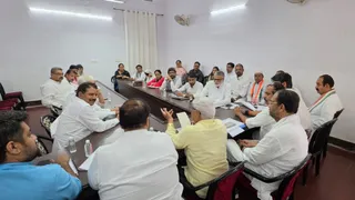 लखनऊ में कांग्रेस ने की बैठक।