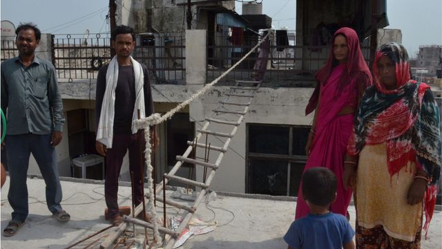 Noida PG Fire: सीढ़ियों की तरफ भागे ऋषभ और स्नेहा... पर आग की लपटों ने चपेट में लिया; दोनों की दर्दनाक मौत
