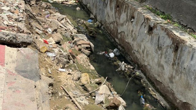 नोएडा में खराब पानी, जाम और खुले नाले... बुनियादी समस्याओं से जूझ रहे लोग; अब जल्द होगा समाधान
