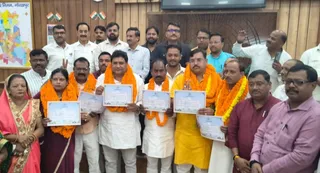 नगर निगम बोर्ड की बैठक में कार्यकारणी पद पर विजयी पार्षद वार्ड नं 54 आनन्द साहनी, वार्ड नं,22 राजेश कुमार, वार्ड नं 36, राजेन्द्र तिवारी, वार्ड नं,66, आरती सिंह, वार्ड नं 23 चन्द्रभान प्रजापति, वार्ड नं 17,रितेश सिंह। जागरण