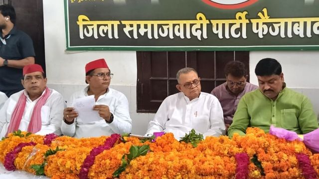 'राम मंदिर चढ़ावा चोरी के लिए केंद्र और राज्य सरकार जिम्मेदार'; अयोध्या में बोले सपा नेता सनातन पांडेय